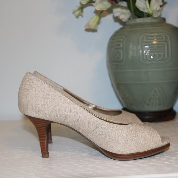 Kelli Katie Denise heel in natural cloth, size 7 - Picture 2 of 6